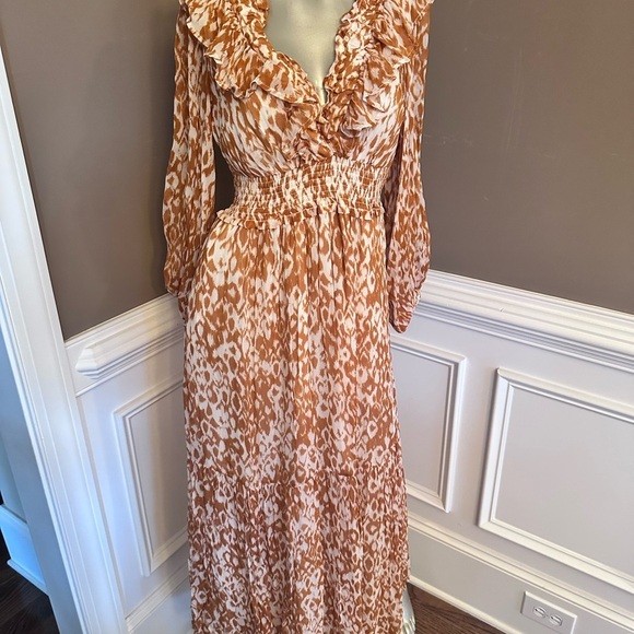 NWT ANTHROPOLOGIE Ruffle V-Neck Maxi Golden Brown/White Geometric Dress Sz S - Picture 2 of 5